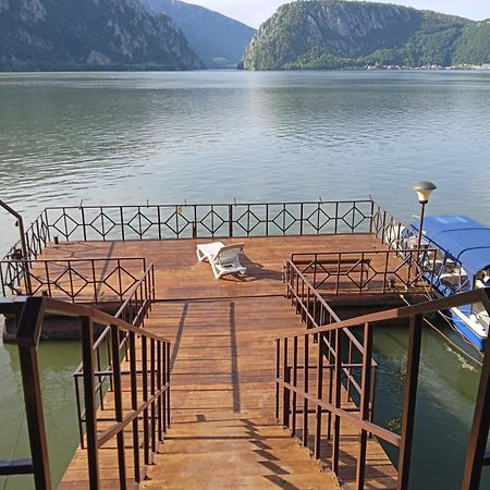 Casa Bobo Dubova Villa Exteriör bild